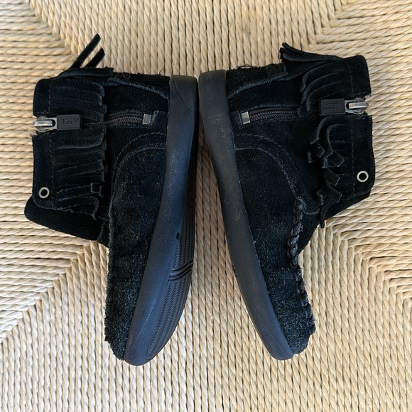 Ugg Toddler Moccasin - Picture 5 of 6